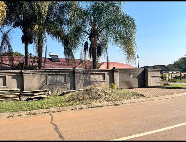 4 BEDROOM HOUSE FOR SALE IN THOHOYANDOU